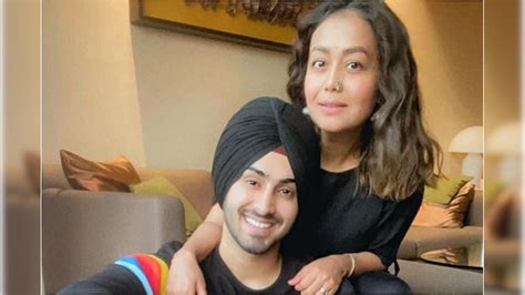 Amid Wedding Rumours Neha Kakkar Calls Rohanpreet Singh Mine In New Romantic Post News18