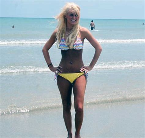 Leah Messer Flaunts Her Tanned And Toned Figure In A Bikini As She Hits The Beach With Her Twin