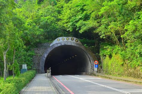 砂卡礑隧道至西拉岸隧道車道封閉 112年1 3 1 13施作隧道內鋪面改善工程 施工期間請遊客注意行車安全 好視新聞網