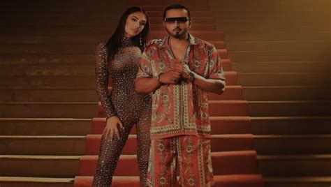 Yo Yo Honey Singh Is Dating Hot Model And Actress Tina Thadani And Will Be Stunned To See The