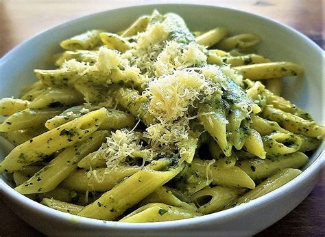 Penne al pesto pâtes au basilic maison