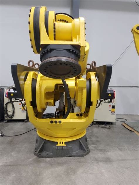 FANUC M 2000ia 900L Industrial Robot F102851