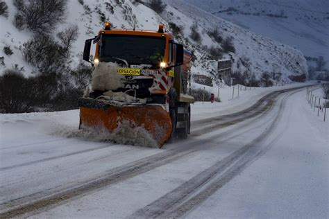 M Nica Cubre De Nieve Pajares El Comercio Diario De Asturias