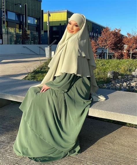 SÏrÏÑË Adlı Kullanıcının صور حجاب شرعي 🧕💐 Panosundaki Pin Islami Giyim Elbise Moda Kadın