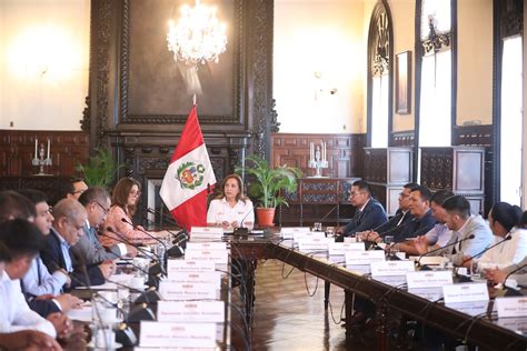 Presidenta Dina Boluarte Recogió Demandas De Burgomaestres Distritales Del Perú Amudip Para