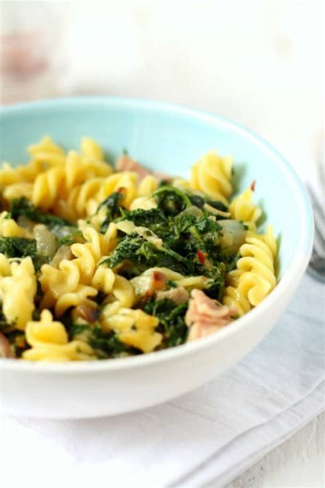 Pasta With Creamy Spinach And Ham Sauce The Pretty Bee