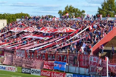 Dos Facciones De Los Andes Se Enfrentaron A Los Tiros En La Puerta Del Colegio Del Club La Nacion