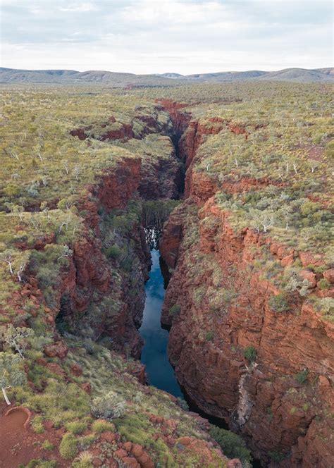 Exploring the Karijini Gorges: Best Hikes & Essential Tips