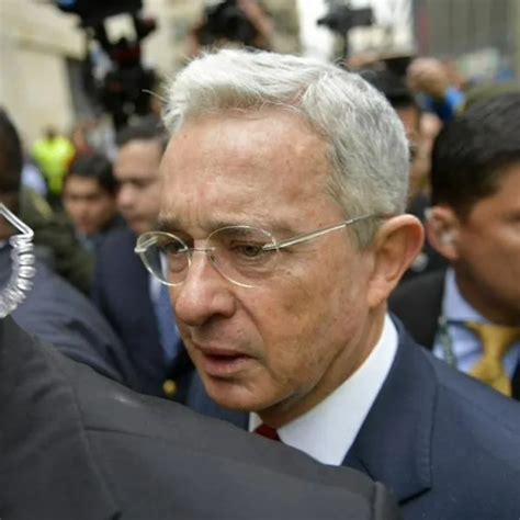 Fiscal A Acusa Formalmente A Lvaro Uribe Por Soborno Y Fraude