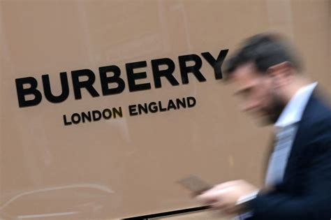 Daniel Lee Joins Burberry Ricardo Tisci Steps Down As Creative Director