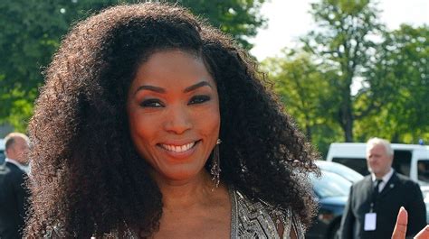 Angela Bassett Celebrates 60th Birthday With Jaw Dropping Bikini Pic Entertainment Tonight