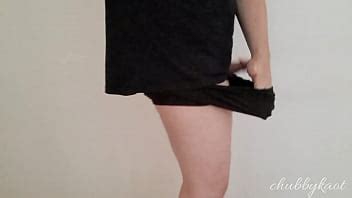 Chubbykaot Jouant Dans Un Couloir Public XVIDEOS