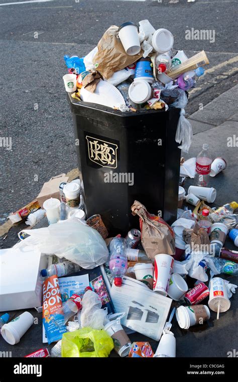 Overflowing Litter Bin London England UK Stock Photo 40228904 Alamy