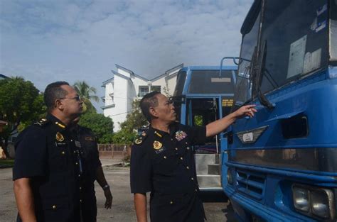 Cuba Langgar Pegawai Jpj Pemandu Van Bagi Alasan Mahu Ke Tandas Motoqar