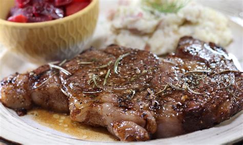 Florentine Balsamic And Rosemary Marinade For Grilled Steak