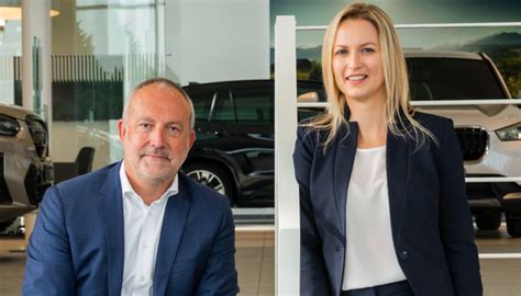 BMW Mini Patrick Smets Verwelkomt Axelle Juliens Aan Boord Van Fleet