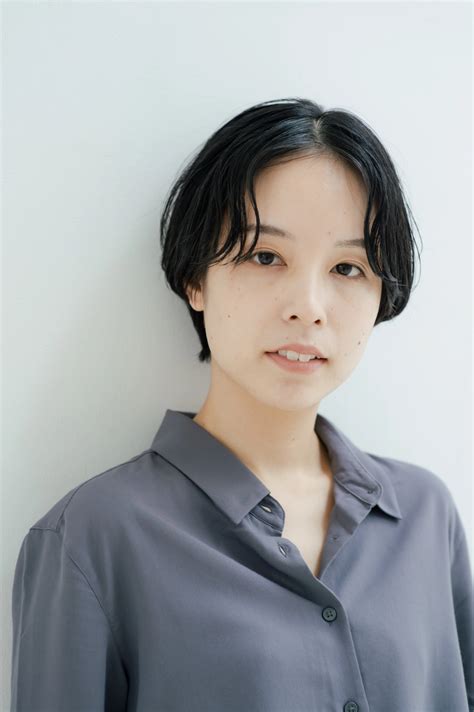 尾崎菜摘 オザキナツミ | Grit Agency