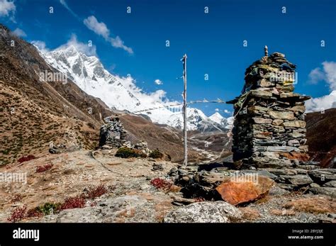 Nepal Island Peak Trek Looking Up The Imja Khola Valley Towards Mount