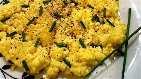 How To Make The Perfect Fluffy Scrambled Eggsscrambled Egg With Milk