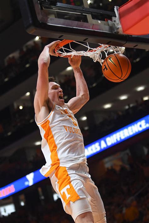 Untold Stories Of Dalton Knechts Ascension To Tennessee Basketball