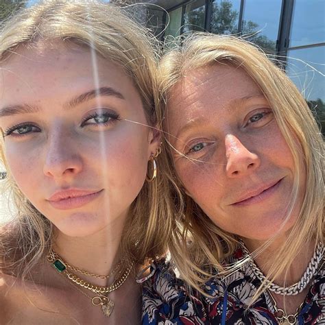 Gwyneth Paltrow Aparece Em Foto Rara A Filha E Se Derrete Te Amo