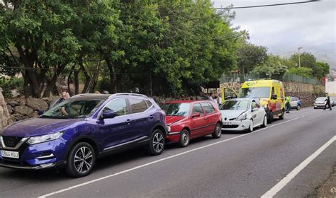 Accidente con tres vehículos implicados en Santa Brígida 3 04 2021