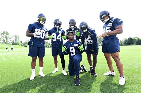 Seattle Seahawks on Twitter: "RBs 🤙 https://t.co/Ylg3JGGKI3" / Twitter