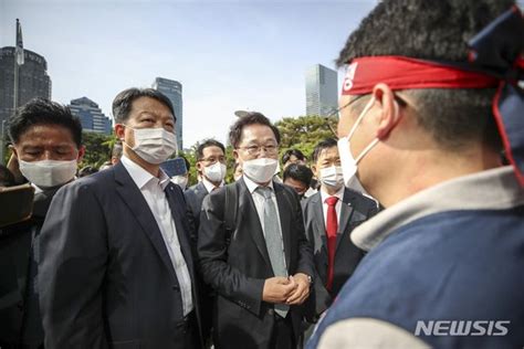 금융산업노조와 마주한 강석훈 신임 산업은행 회장 네이트 뉴스