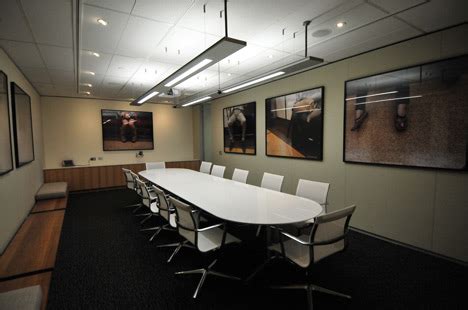 Modern Office Meeting Room | New Office Conference Room: Modern small ...