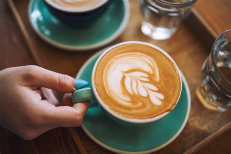 Qué diferencia hay entre el latte y el capuccino CafedelJardin