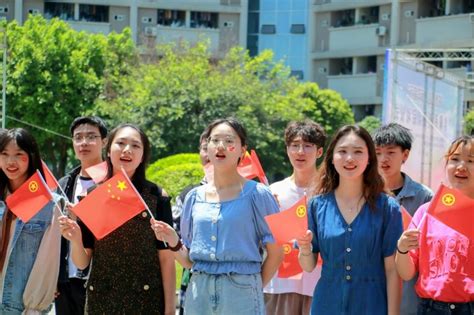 （学习强国）【学堂】四川农业大学：“五四”主题快闪唱响青春赞歌 四川农业大学新闻网