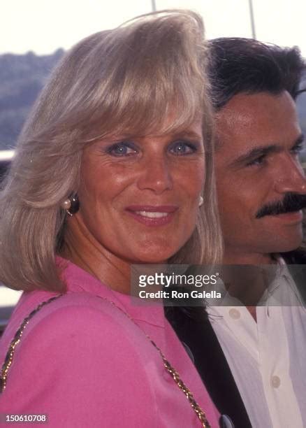 203 Linda Evans Yanni Photos & High Res Pictures - Getty Images