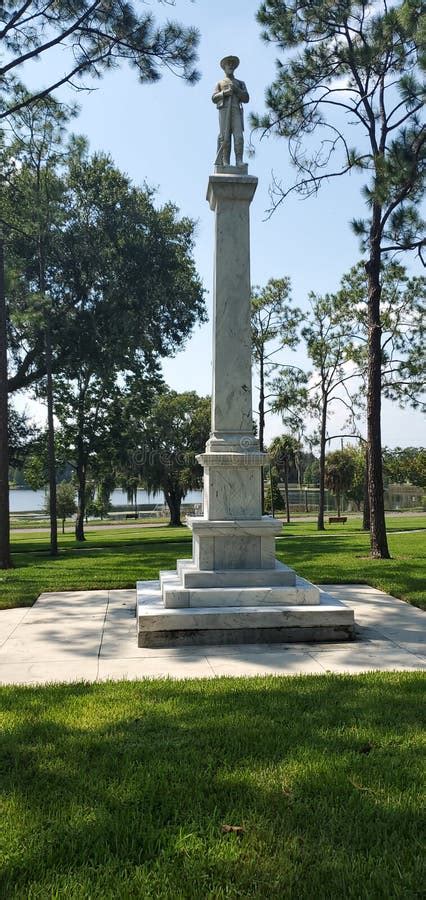 Confederate monument editorial stock photo. Image of historical - 260138043