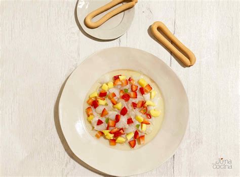 Carpaccio De Bacalao Fresas Y Mango Con Rosquillas Juna En La Cocina