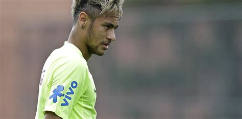 Details 100 Como Es El Peinado De Neymar Abzlocalmx