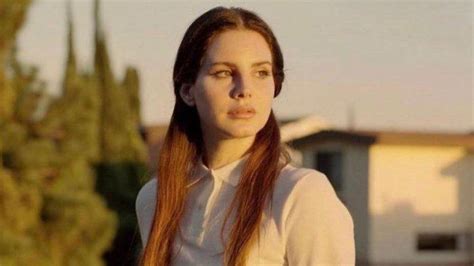 Lirik Lagu Gods And Monsters Lana Del Rey Disertai Dengan Terjemahan