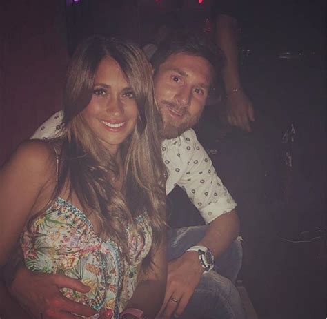 Lionel Messi Y Antonela Roccuzzo De Fiesta En La Noche De Ibiza La