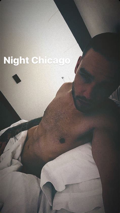 Liam Payne Flashes Six Pack In Shirtless Selfie From Bed Photo