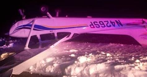 Plane Veers Off Of Runway At Essex County Airport Cbs New York