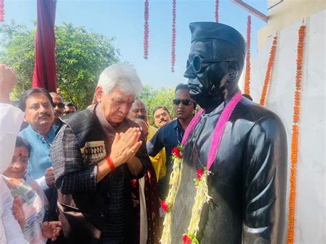 Lg Unveils Statue Of Freedom Fighter And First Bihar Cm Dr Krishna