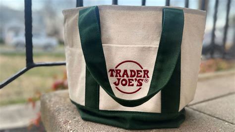 Trader Joe S Tote Bags Went Viral Now They Re Reselling For Hundreds