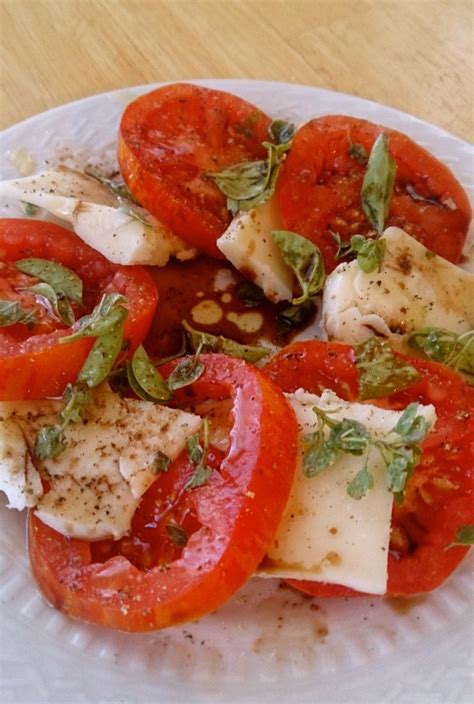 tomato bocconcini salad