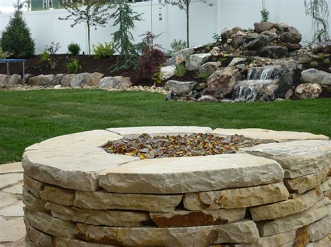 How to Build a Flagstone Fire Pit Out of a Kit | Fire Pit Design Ideas