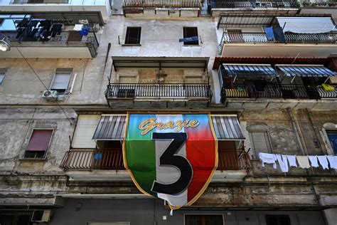 Napoli Azzurra E Tricolore Tutto Pronto Per La Festa Scudetto