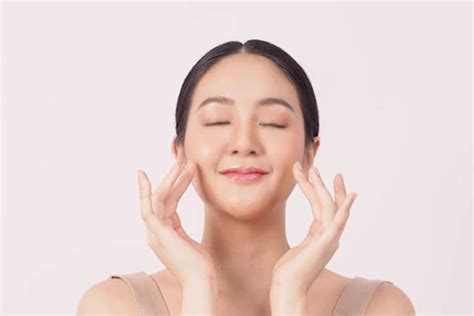 4 Rekomendasi Skincare Viral Terbaik Untuk Kulit Mudah Berjerawat