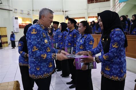 Bupati Pinrang Serahkan SK Pengangkatan PPPK Kepada 138 Orang Tenaga