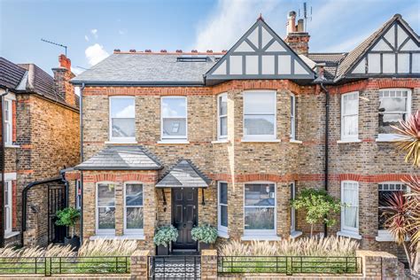 4 Bedroom Semi Detached House For Sale In London The