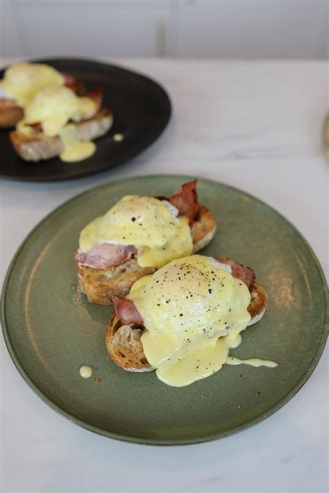 How To Make Hollandaise for Eggs Benedict - Katie Pix