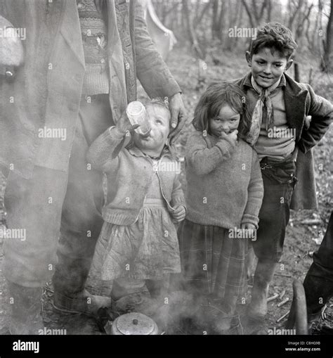 Gypsies Living In Kent In 1961 Stock Photo Alamy