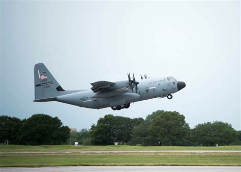 Hurricane Hunters Take Part In Navy Operational Demonstration U S